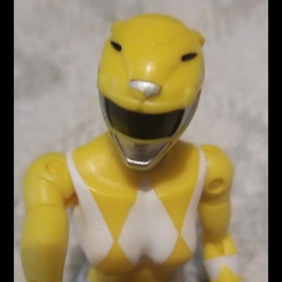 Yellow Ranger Saban's Power Rangers - Picture 5 of 5
